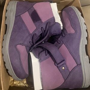 UGG kids boots size 3 New with Box